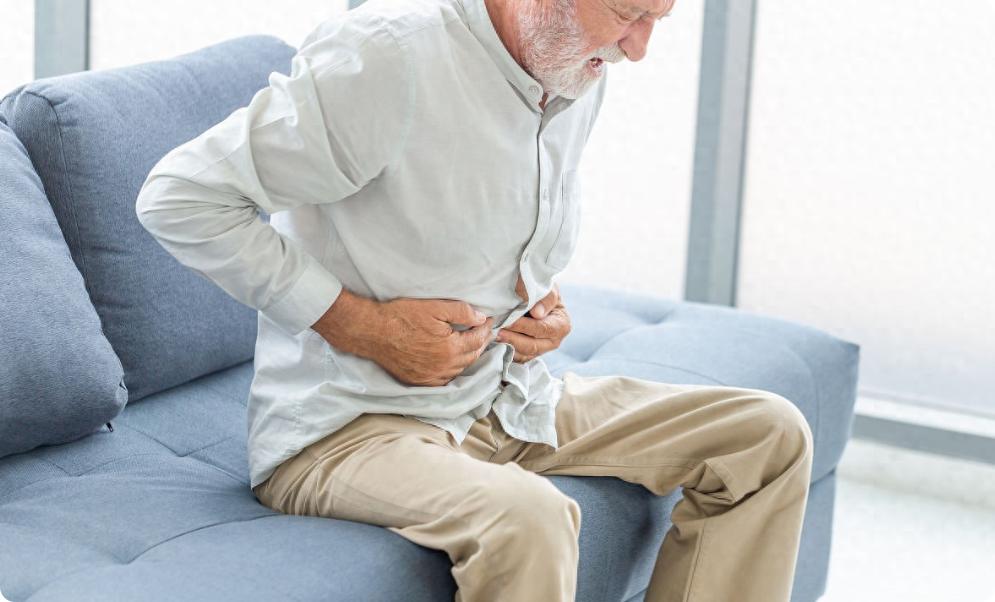 中医直击：心与小肠相表里，心弱则消化差，便秘找上门大家好，我是陈大夫。很多人