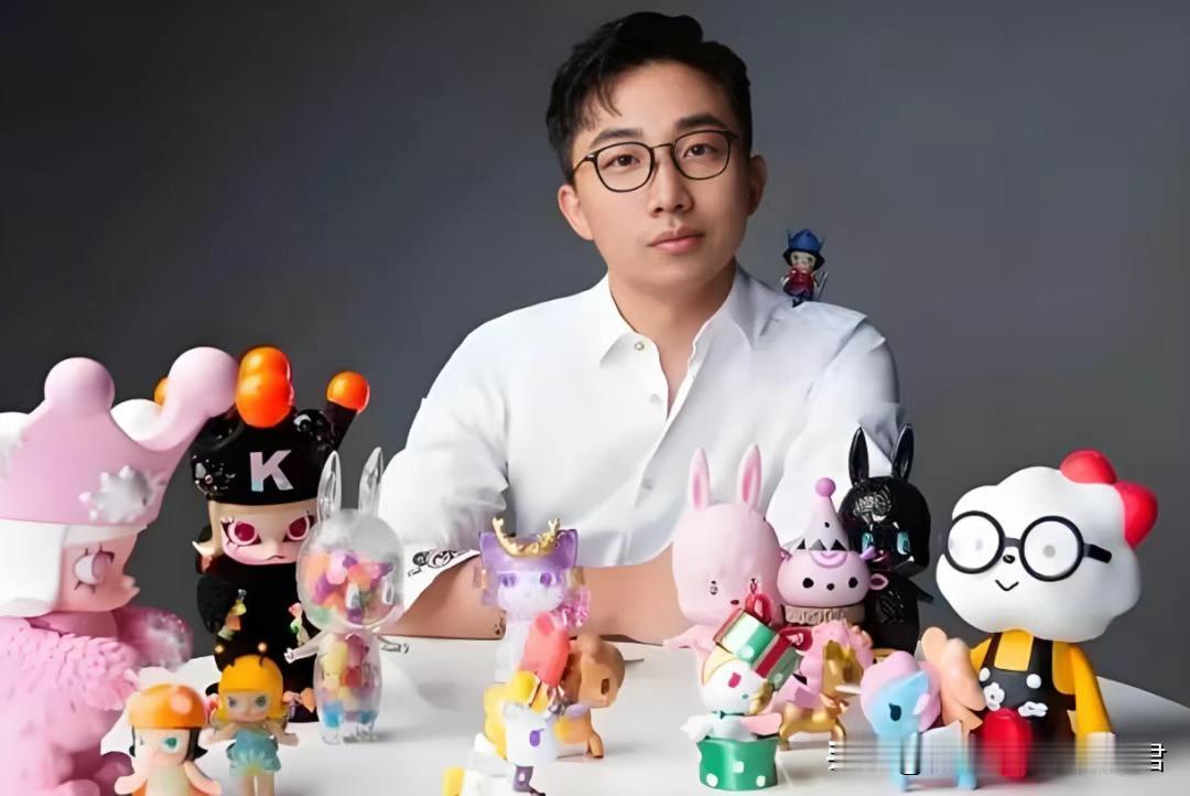 泡泡玛特的创始人是河南人王宁，但背后的风投是京圈资本。京圈资本帮助泡泡玛特实现了