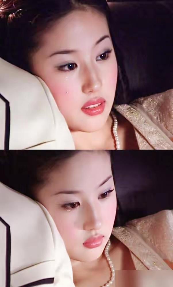 2002年，《金粉世家》片场。陈坤26岁，陈坤当场撂话：不想跟她搭戏。剧组塞