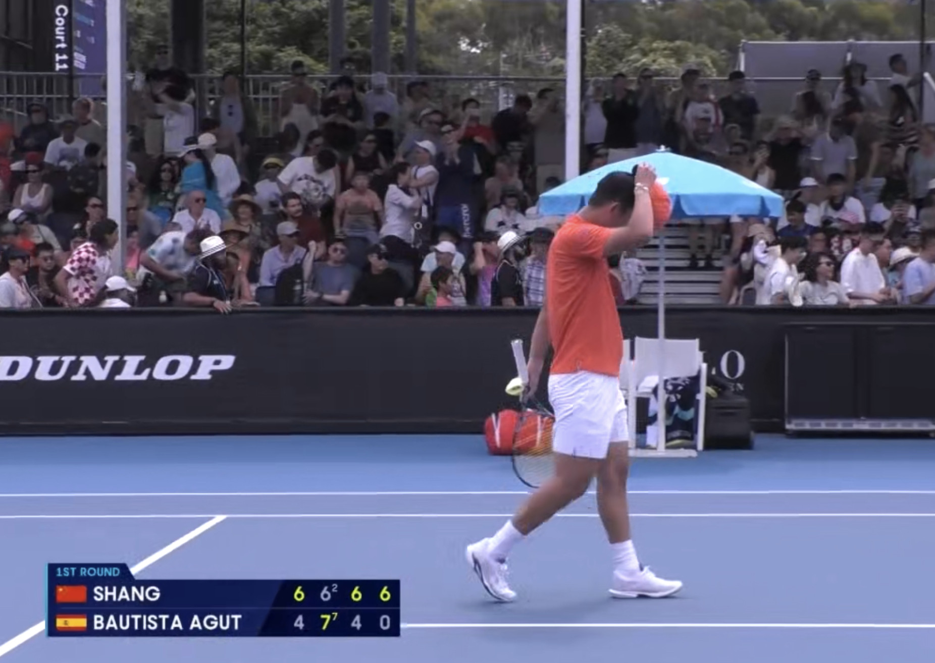 商竣程3比1阿古特澳网男单正赛首轮，中国选手商竣程6-4、6(2)-7、6-4