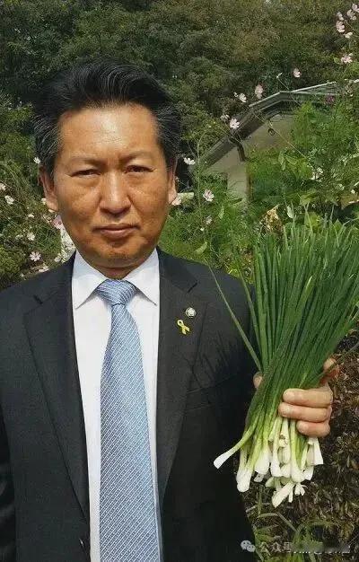 你算哪根葱？总理没当上，共同民主党党首没选上，原因其实很简单，那就是李在明做贼心