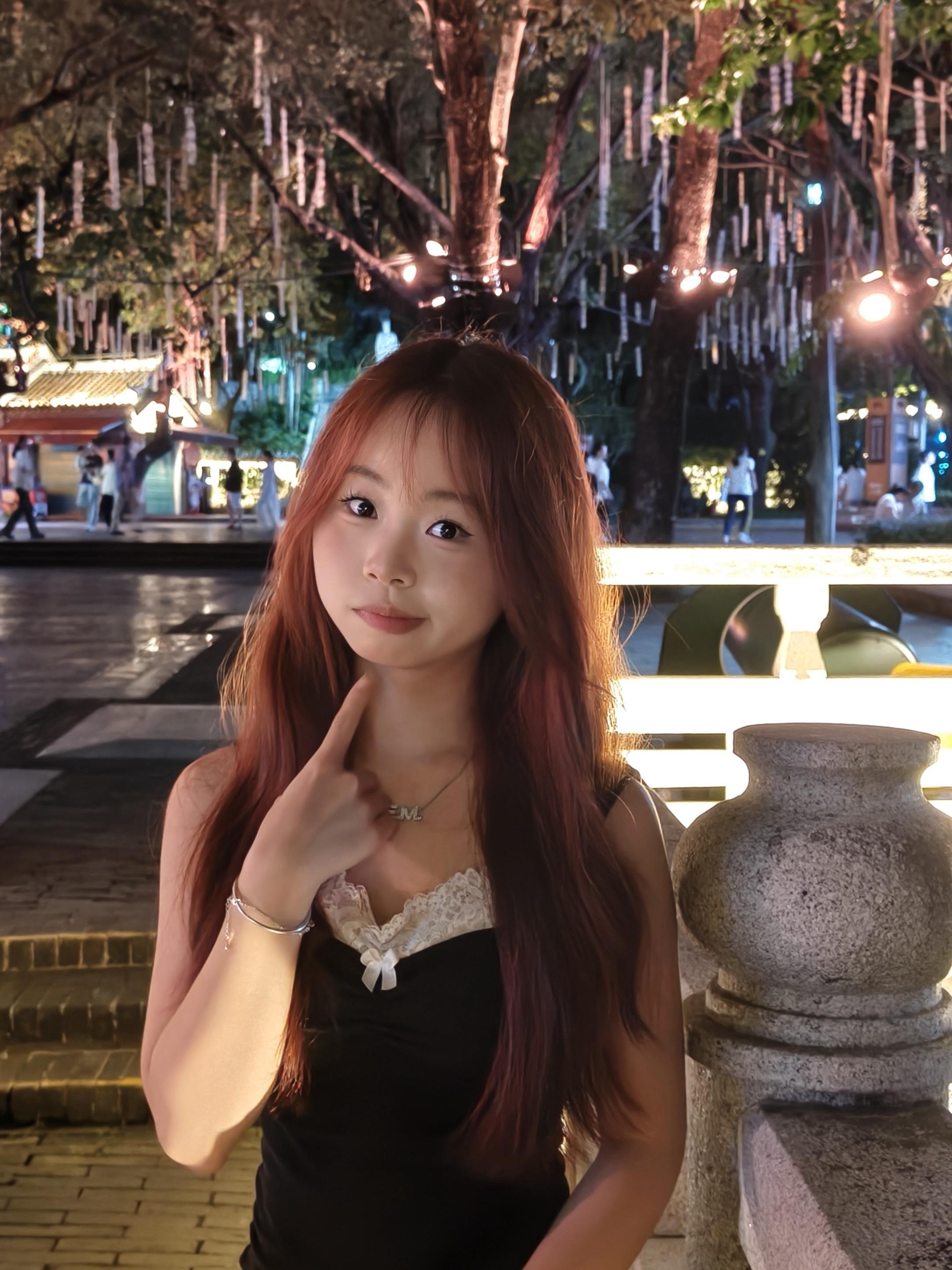我不就是亲了你一下吗 你叫人把我刘海打飞太过分了