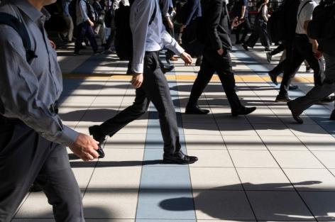 日本这是想干啥？从10月1日起，日本就要大幅上调外国人在留手续费：在留资格更新变