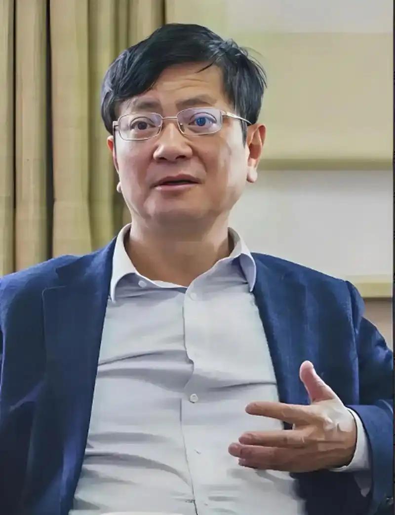 句句戳心！浙大郑强教授认为，中国拥有庞大劳动力群体，若是人工智能全面替代人力，大