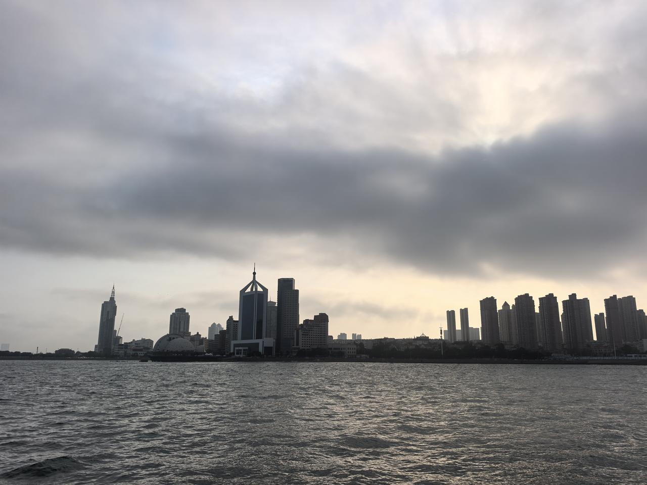 不亲自来青岛你不知道的五个真相！喜忧参半，帮你避坑。1.住在西海岸，吃在市南