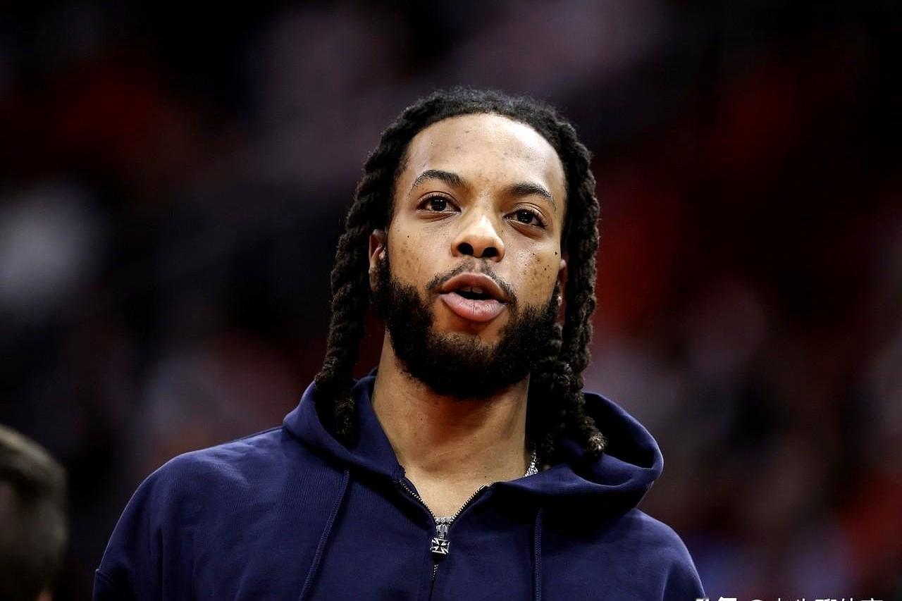 我朋友在快船队干活，说管理层都快吵翻了。一笔交易，直接把球队的“劳模”哈登送走，