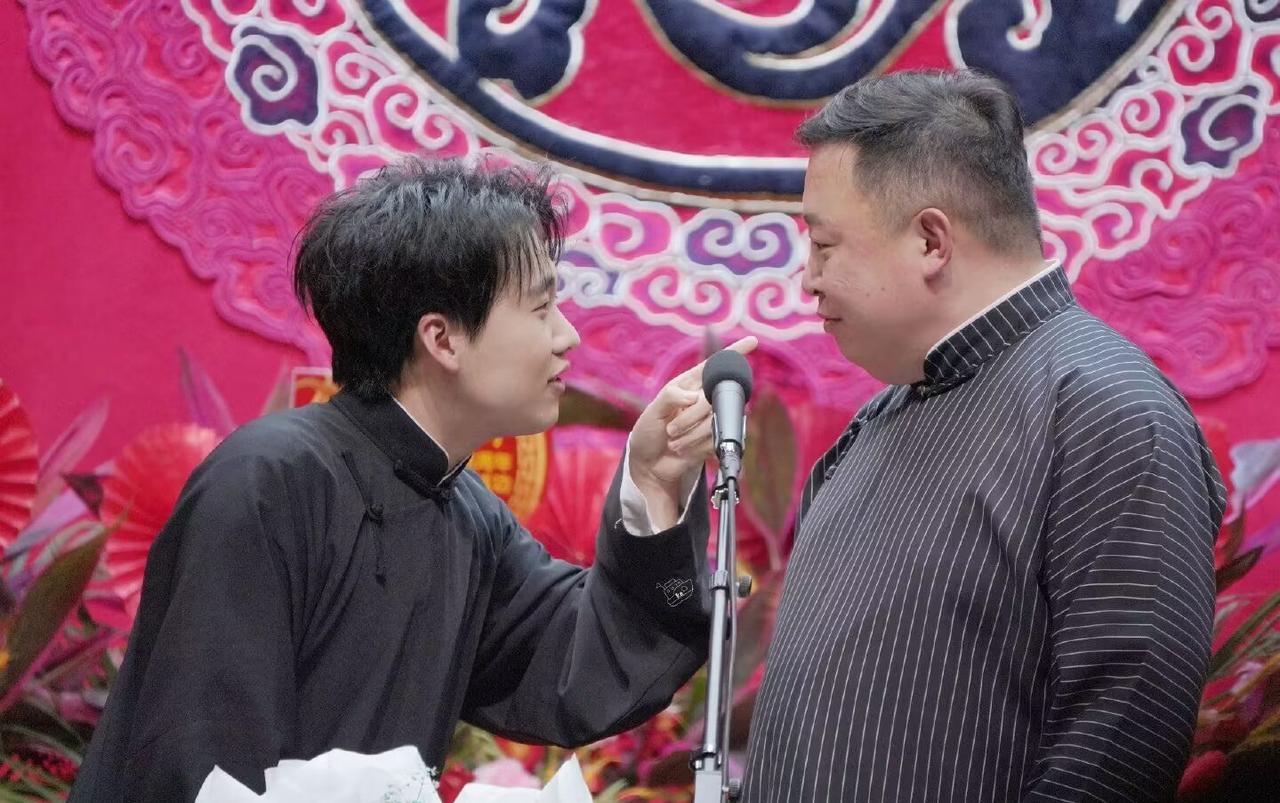 阎鹤祥：麒麟，我最近在播客里把话撂死了，今年你要是不回相声圈，我绝不再找新搭档。