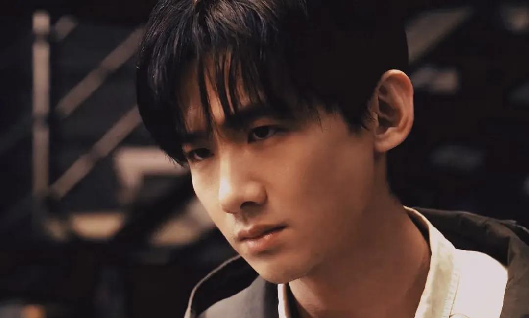 《正当防卫》李沐风是天才少年，本来应该有很光明的未来，当年李沐风为了保护梅筝，过