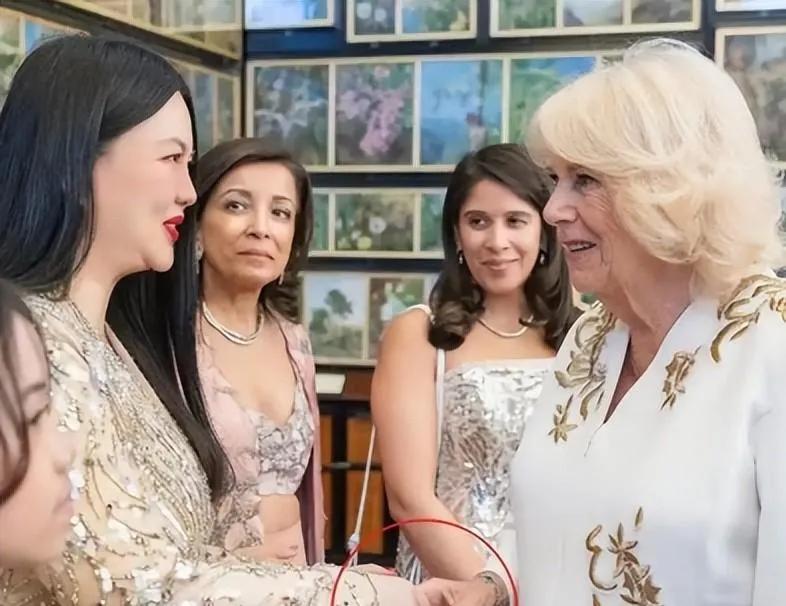 吃不到葡萄说葡萄酸，实事求是的说，李湘这身材不好吗？虽然退出主持舞台上多年，