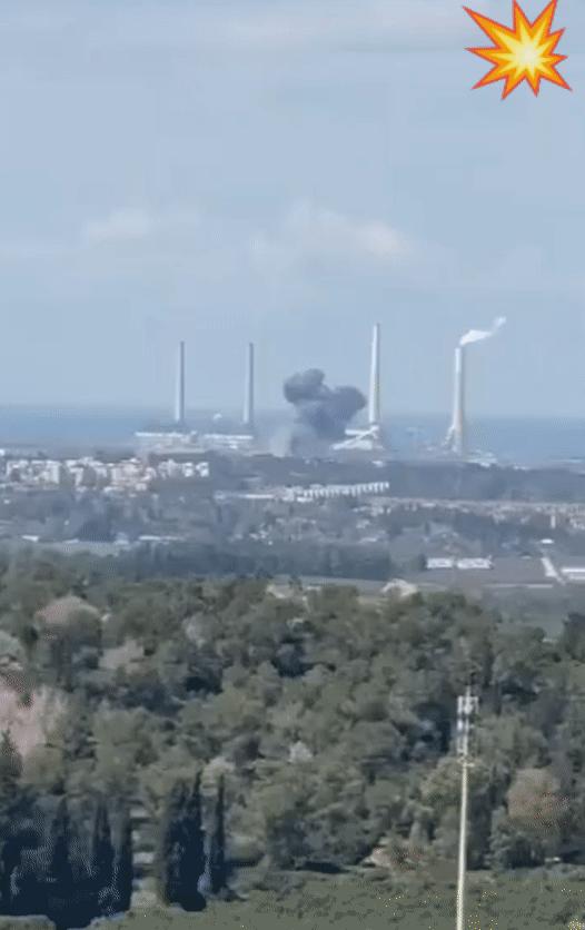 波斯导弹突袭以色列发电厂，绝不是一次简单的军事打击，而是对漂亮国霸权的直接亮剑。