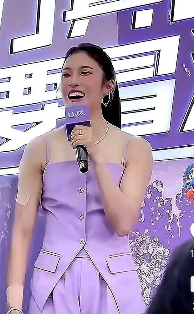 跨栏“三大美“剑指名古屋！全运会一结束，吴艳妮就忙着跑各种商业活动接代言，刘景扬