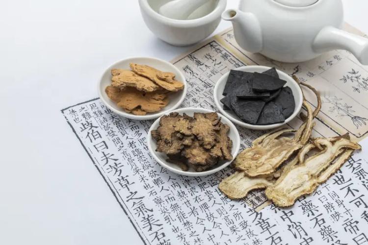 上四药，中四药，下四药，身体上下常用的12个中成药，一文总结一、上四药——心