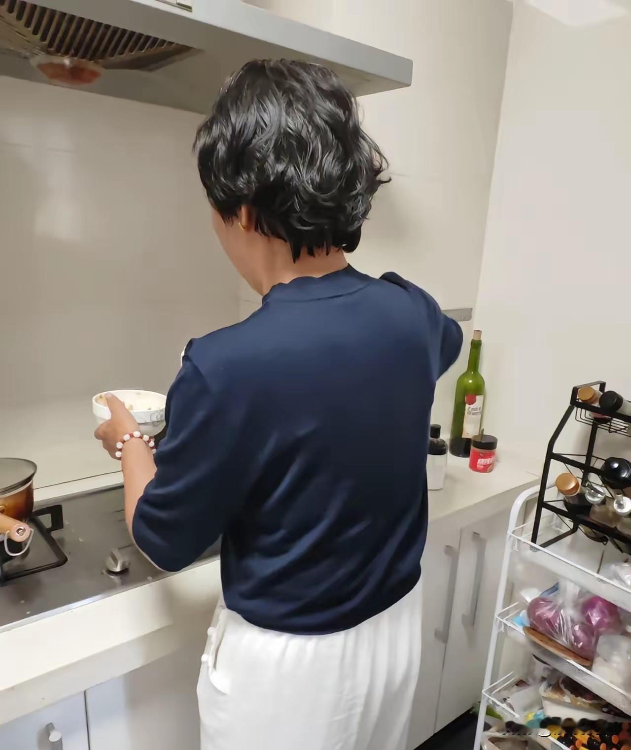 八年后果断搬离儿子家：半生付出换不来真心今天从儿子家搬出来了。走的时候儿媳