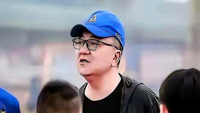 清华附中没进线的那天，话锋一转，“全怪你没带好”。董路和孙臣曦一家，当场翻了脸
