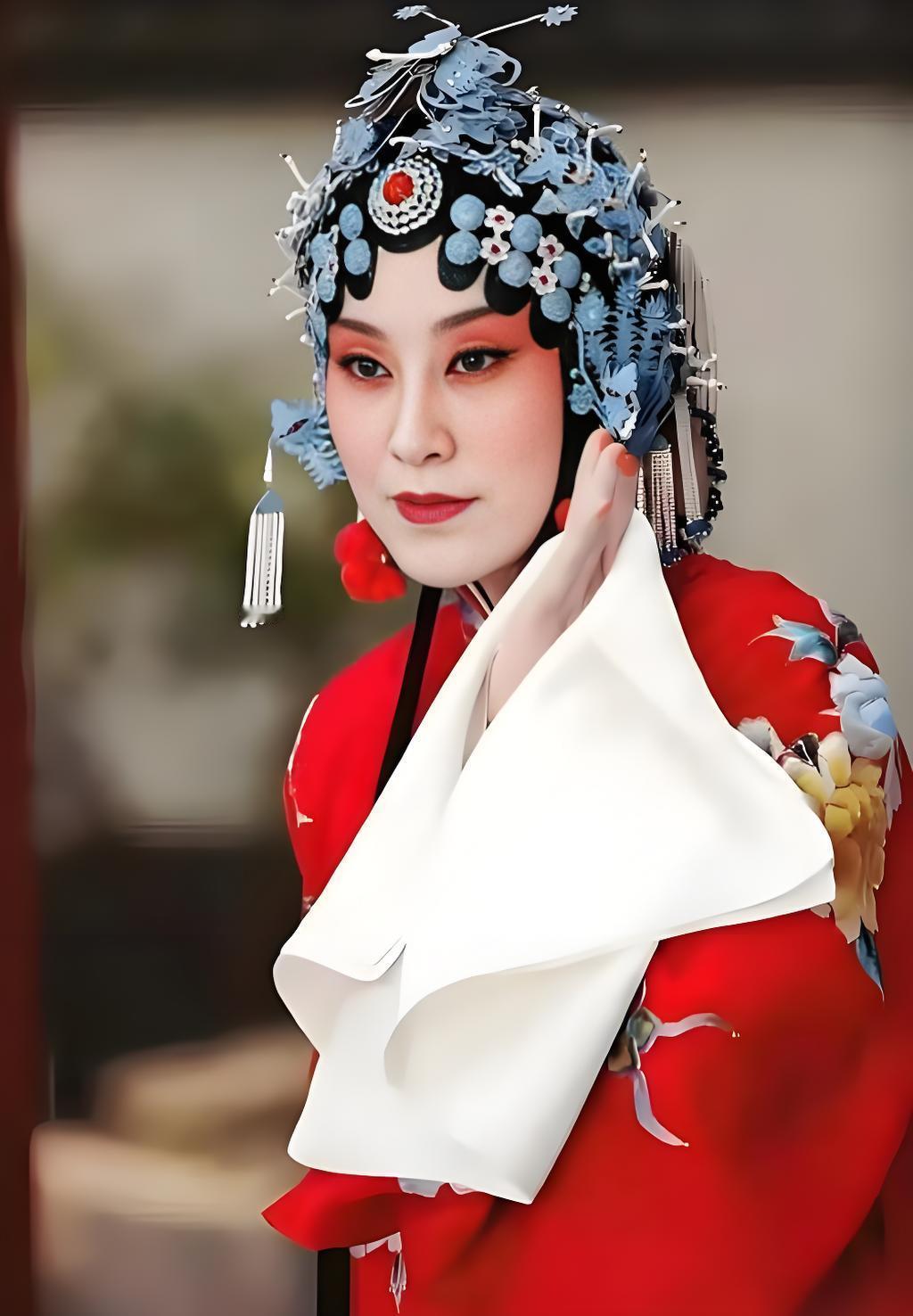 说实话，如果让你说当今在京剧程派代表人物，你第一个想到的是谁？说到京剧程派，很