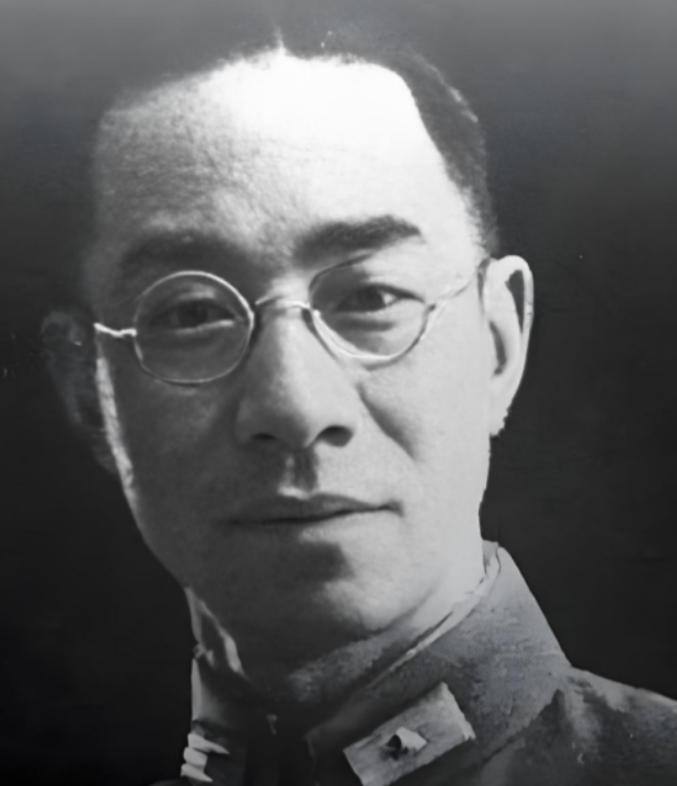 1949年1月20日，北平城内的炮声彻底停了。街面上透着一股焦躁不安的气味。东城