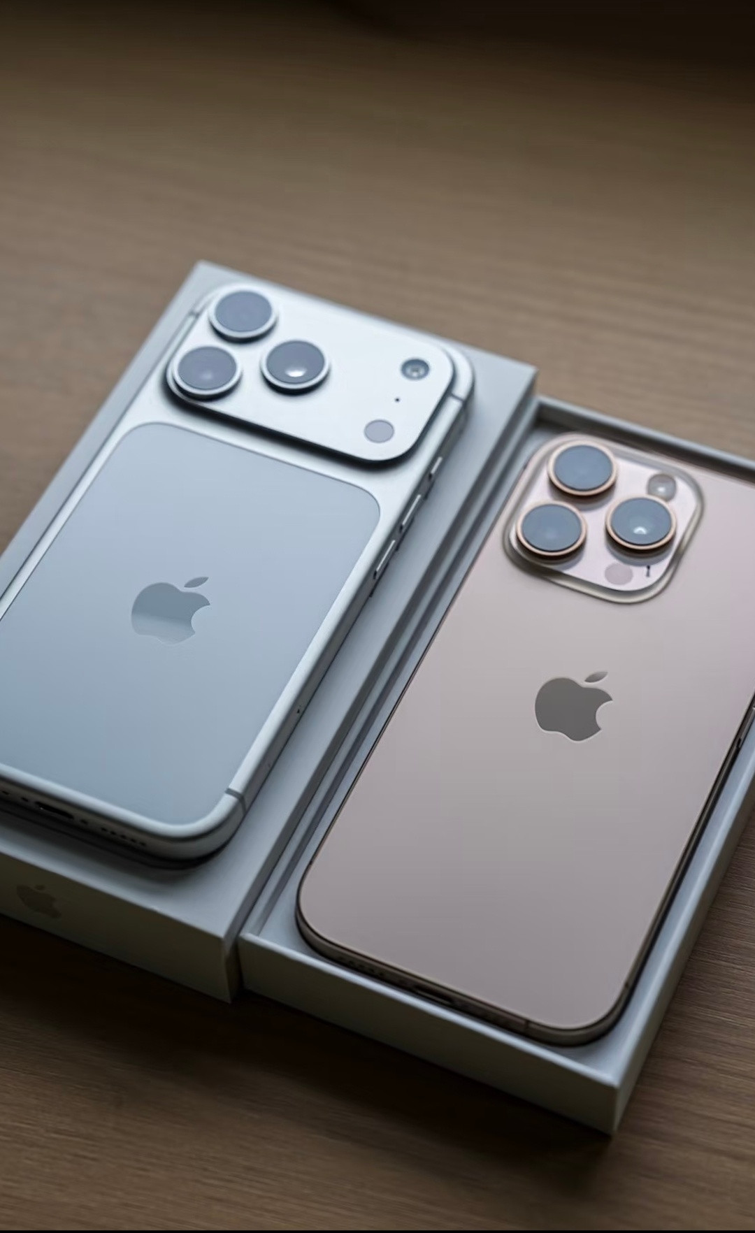 看到这张图，有点分不太清哪个iPhone更有高级感。​​​