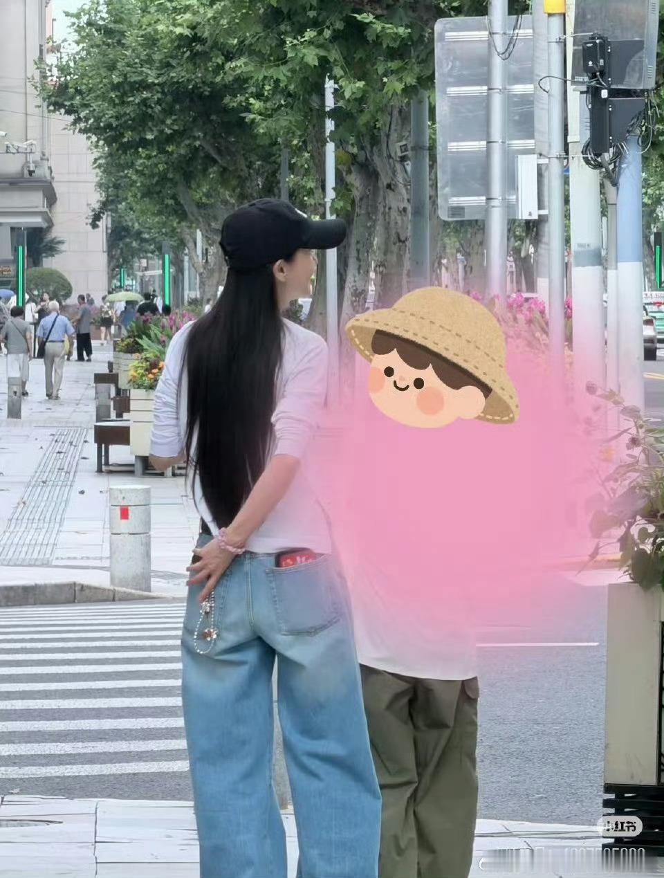 偶遇angelababy等红绿灯angelababy线下身材比例谁懂街头偶遇的震