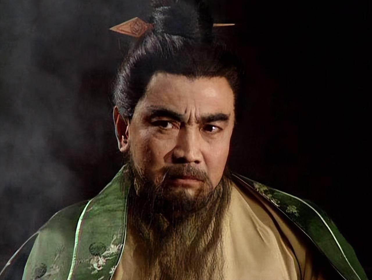 为什么很多人喜欢抹黑唯才是举的曹操三国最能打的是他，最会用人的是他，最能写诗
