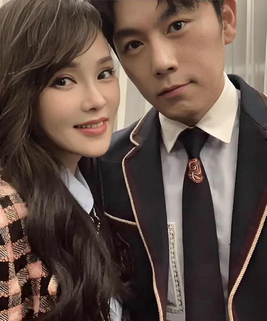 秦昊带伊能静品尝他的一生挚爱妻子的浪漫旅行真的会被秦昊的浪漫细节打动！嘴上说着是