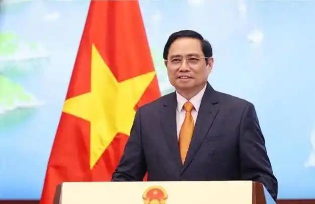 海南岛的位置太重要了。如果中国在海南岛部署远程火箭炮，远程攻击无人机，巡航导弹，