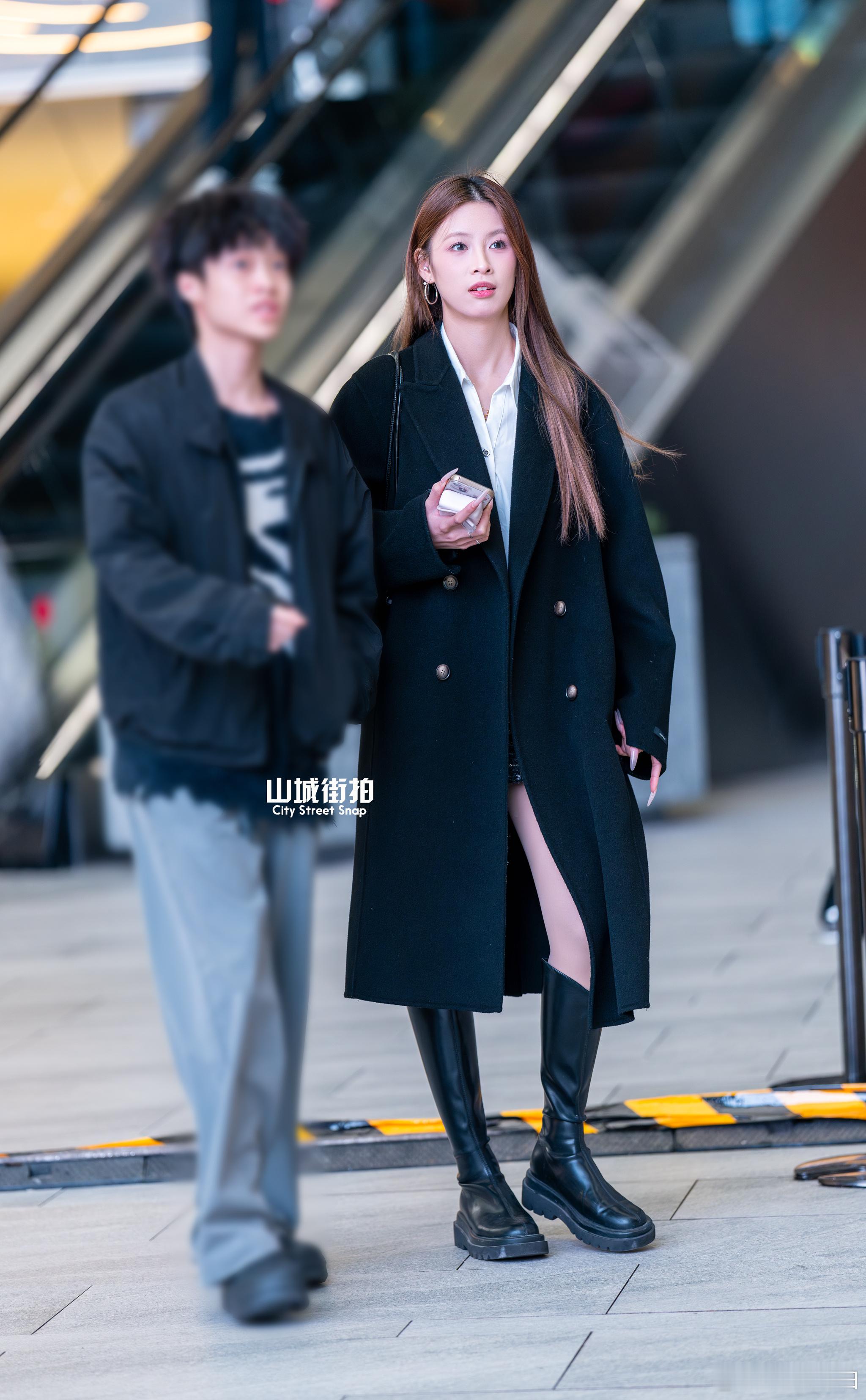 晚上的街拍，有时候挺好看的~