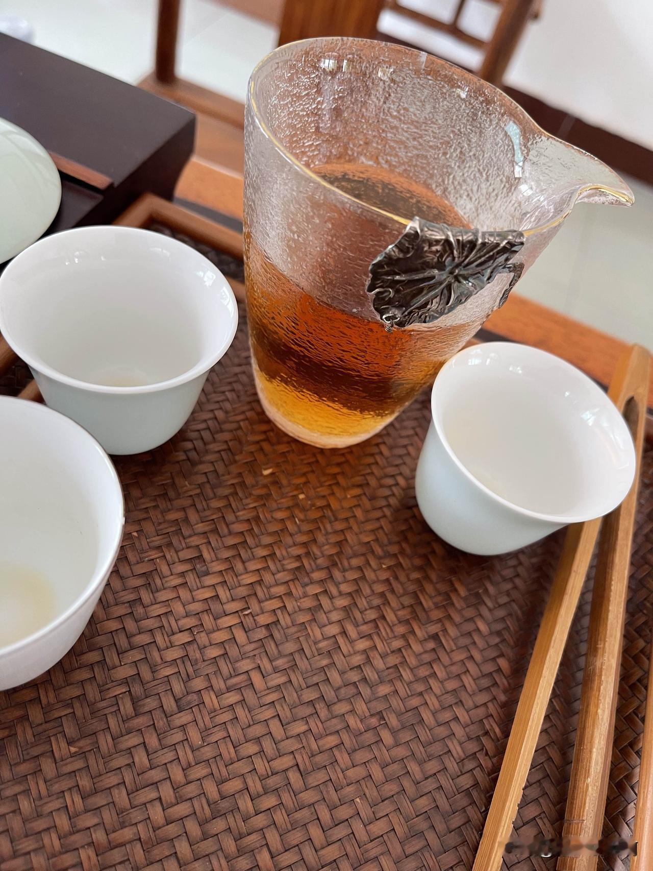 喝茶,一定要懂茶吗?不需要刻意去懂，茶这东西很奇怪，不管你懂不懂，好茶喝过之后