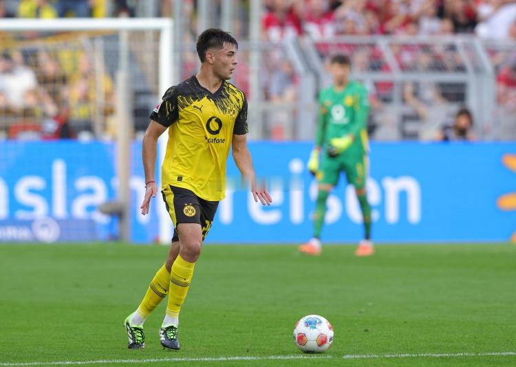 据阿根廷媒体TYC报道，切尔西考虑召回安塞尔米诺。安塞尔米诺本赛季被切尔西外租至