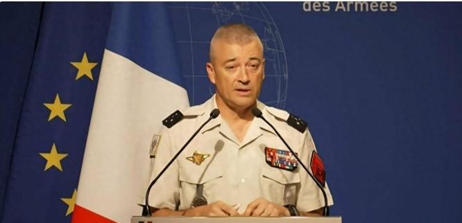 法国最近是真急了，急到什么程度？急到军方最高层开始“外交辞令不要了”，直接开麦怒