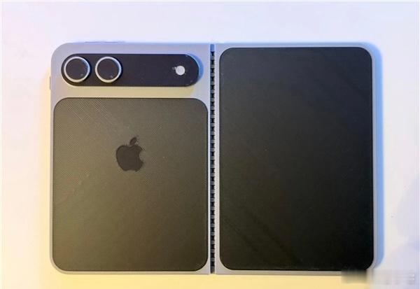 iPhoneFold机模出炉其实这设计早就确定好了，图已经看了10086遍，就