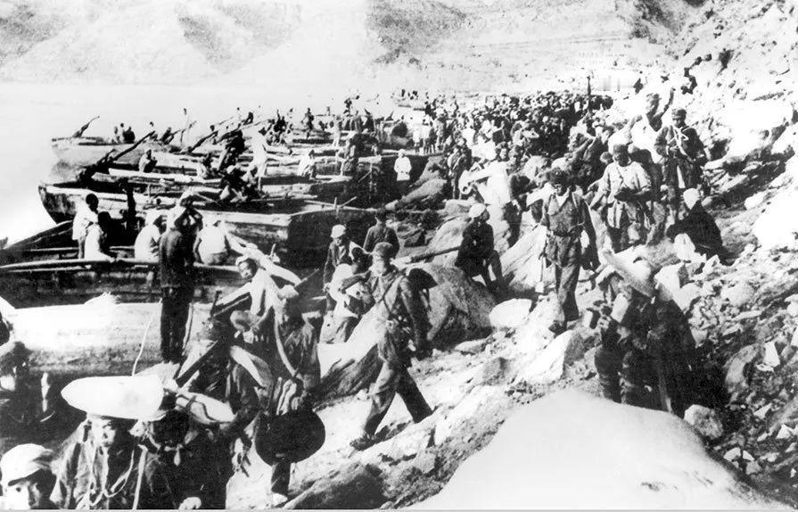 你有哪些珍藏许久的老照片1937年8月底—10月上旬，历时一个多月时间，红军新改