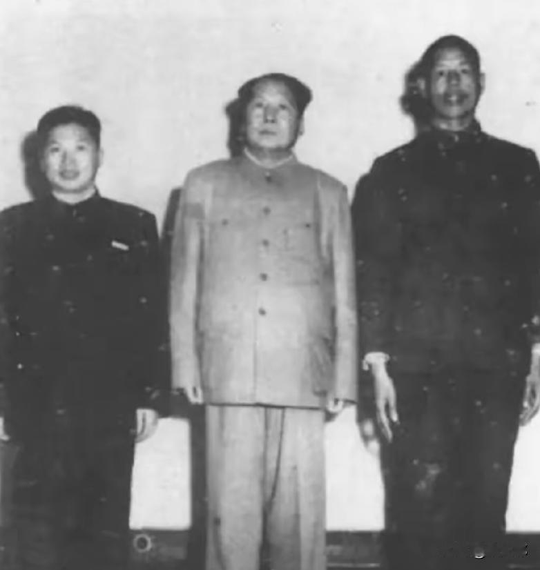 1949年8月15日，历经风雨的韶山冲终于迎来解放。解放军第四野战军138师完成