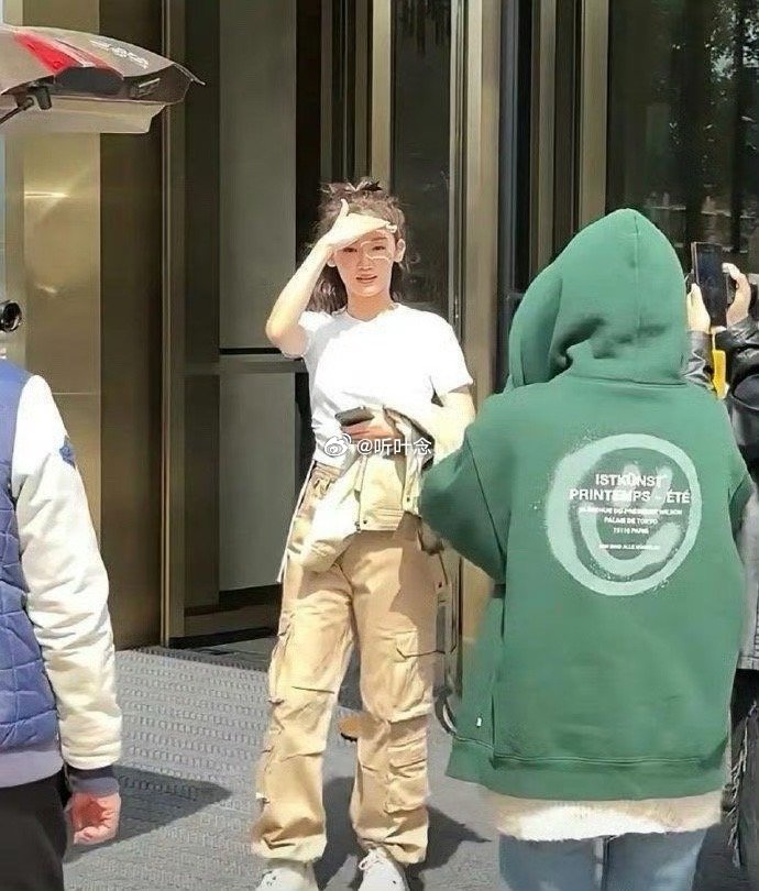 终于理解郑恺的审美了！哪个女人能和苗苗一样，35岁了生了3个娃，还能顶着一张大学