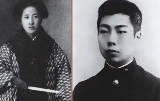 1905年，在日本，30岁的秋瑾和24岁的鲁迅发生激烈争辩。不料，秋瑾从靴筒里拔