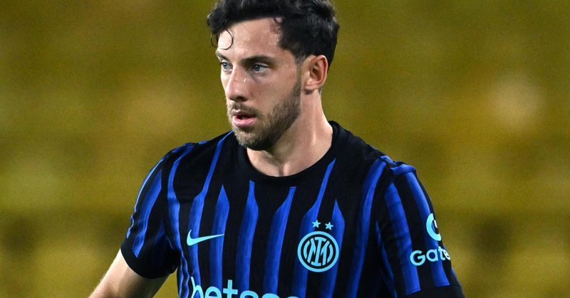 📢国米球员卡洛斯·奥古斯托在休赛期留在米兰，未入选巴西国家队名单。国米卡洛