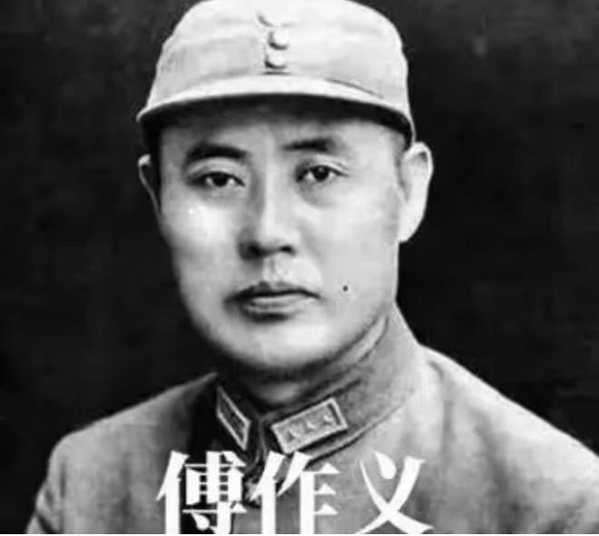 1949年，周总理到傅作义家中做客，突然发现傅作义家中有警卫部队驻扎，他