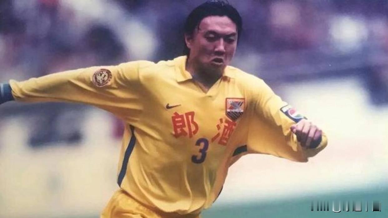 1994年4月17日，成都体育中心，职业化后的首届甲A联赛揭幕战。这些细节你大概