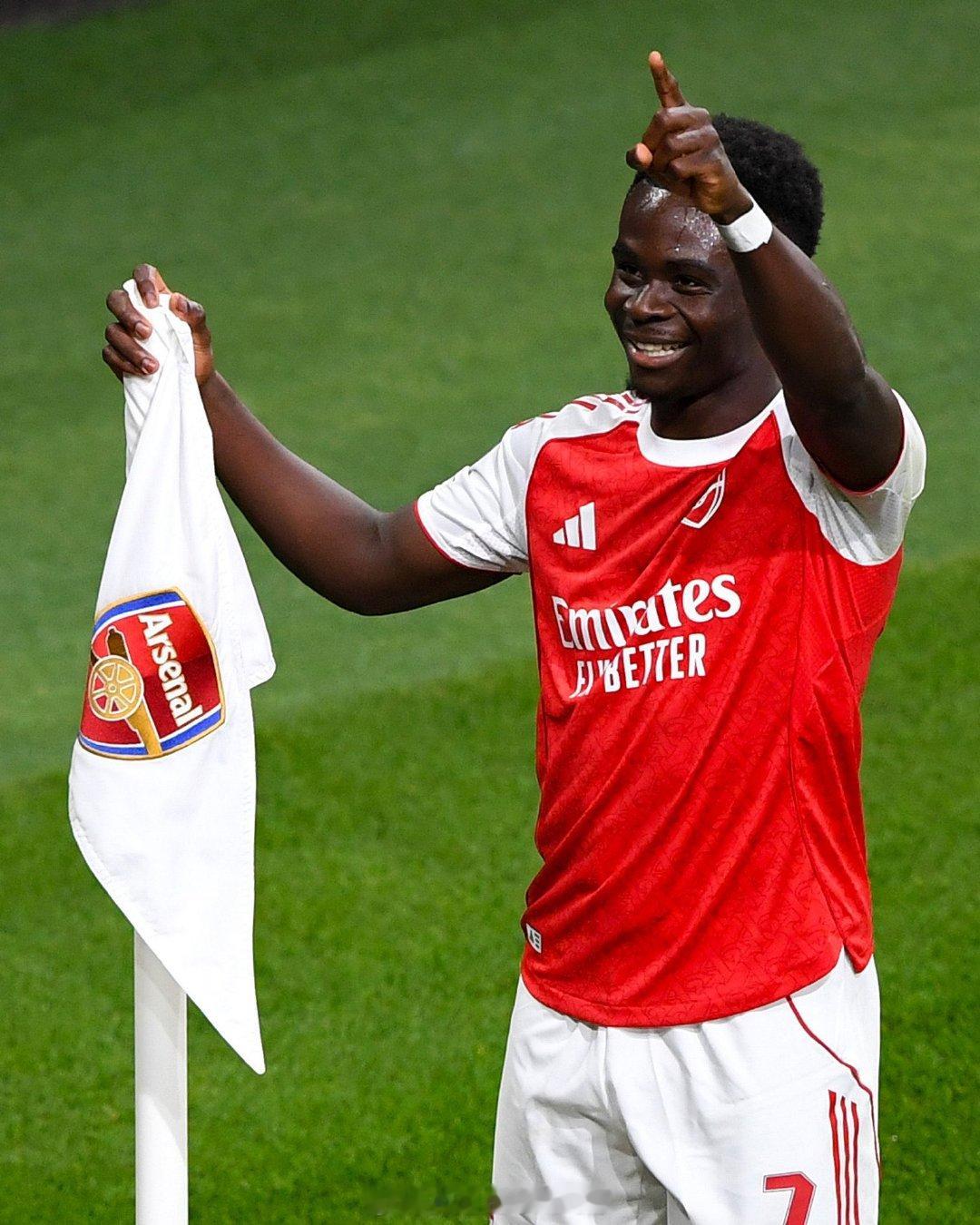 【萨卡与阿森纳续约5年】BBC名记SamiMokbel独家消息：经过数月的谈判