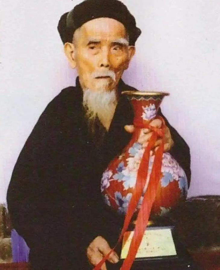 中国长寿之王”龚来发去世，终身未娶活到133岁，匪夷所思的是，他有一个公认的“坏