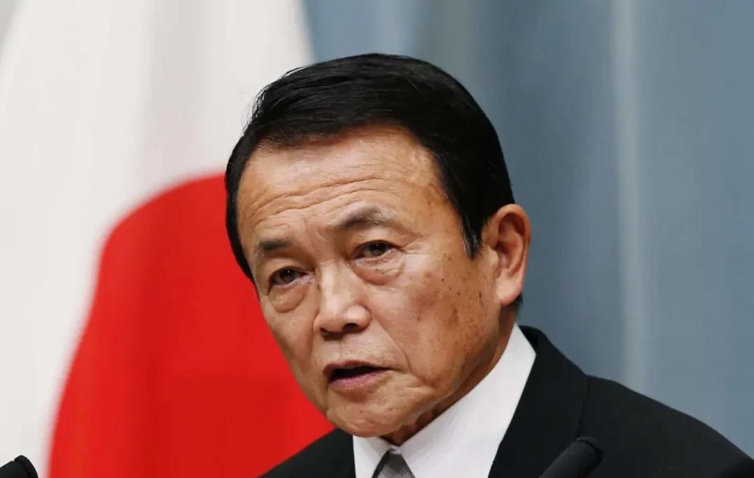 麻生太郎真是高寿，他生于1940年他的前任依次是以下几位：小泉纯一郎，194
