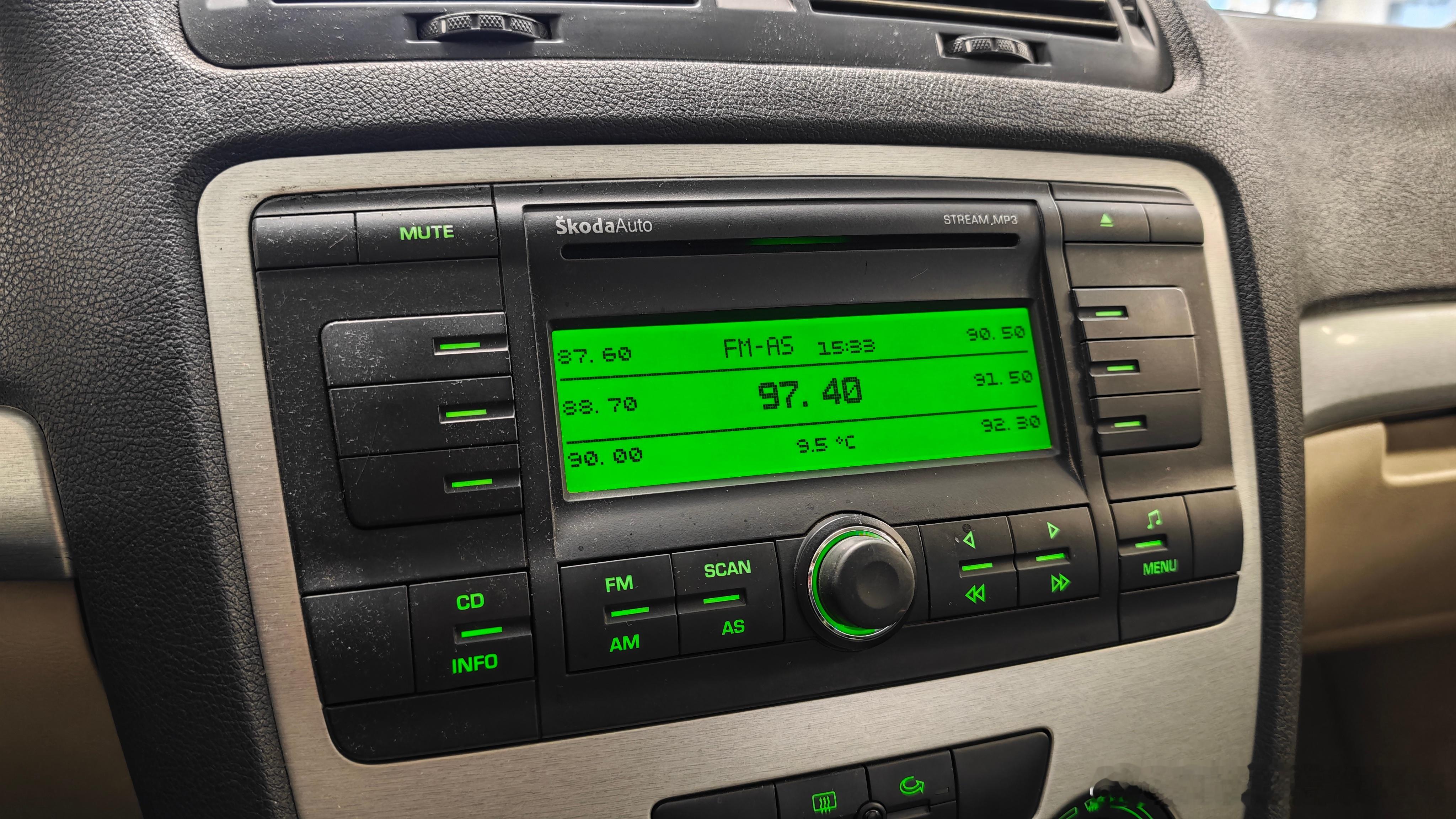 斯柯达这一抹绿真是太有辨识度了。