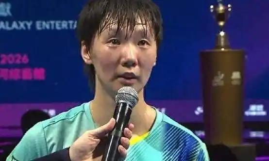 国乒的窟窿，藏不住了。 王曼昱4-0横扫佐藤瞳卫冕，赛后却说对日本球员只有一