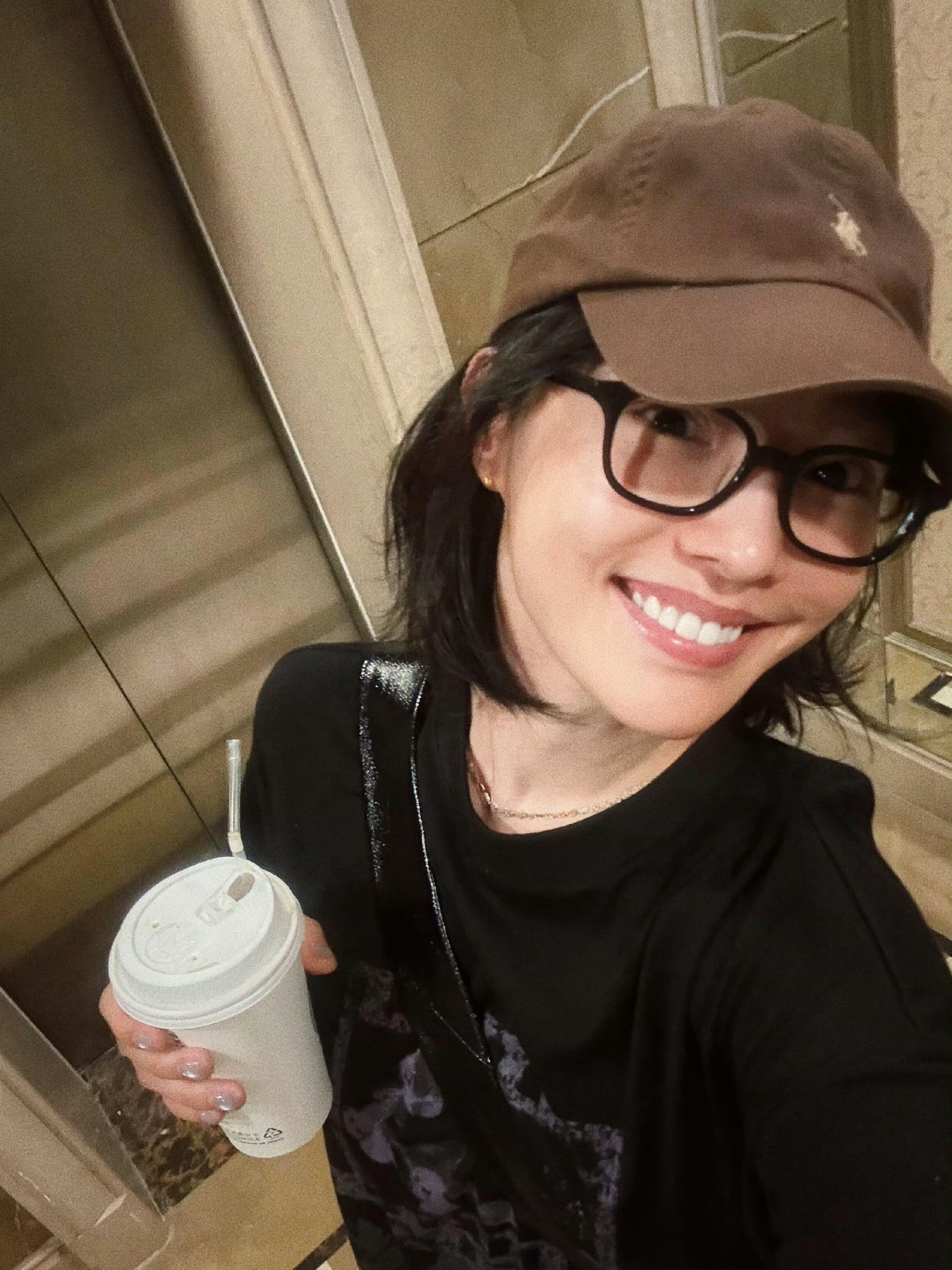 白百何素颜肤色毫无包袱！自黑四色肤色太可爱了。女明星也有小烦恼，但这紧致光泽肌真