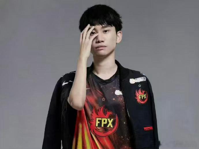Doinb昨晚复播说之所以年初不播lol，是因为知道naiyou可能打假赛后陷入