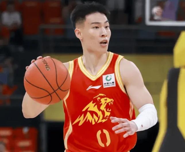 浙江广厦男篮球员林秉圣发文与大家告别，说有幸陪伴彼此走过是难得可贵的缘分，杭州永