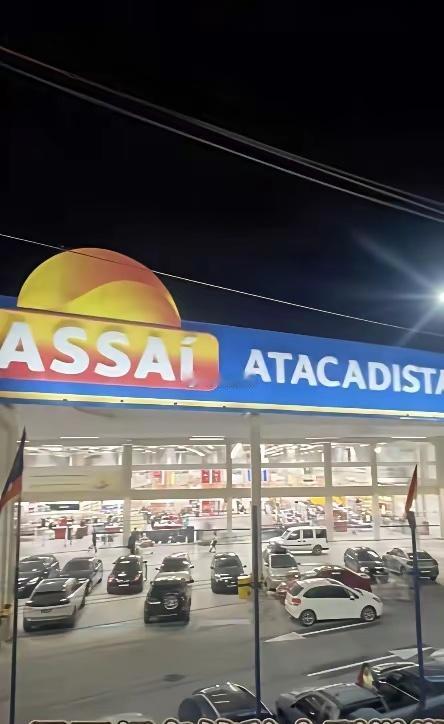 打死没想到，一位在巴西开超市十年的老乡喝多了说：当地人恨我们，根本不是因为东西便