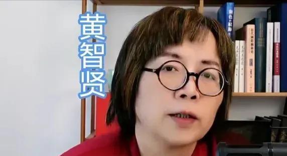 黄智贤错就错在没站稳自己作为统派的立场。黄智贤被大陆许多网友说成是统派，可她没