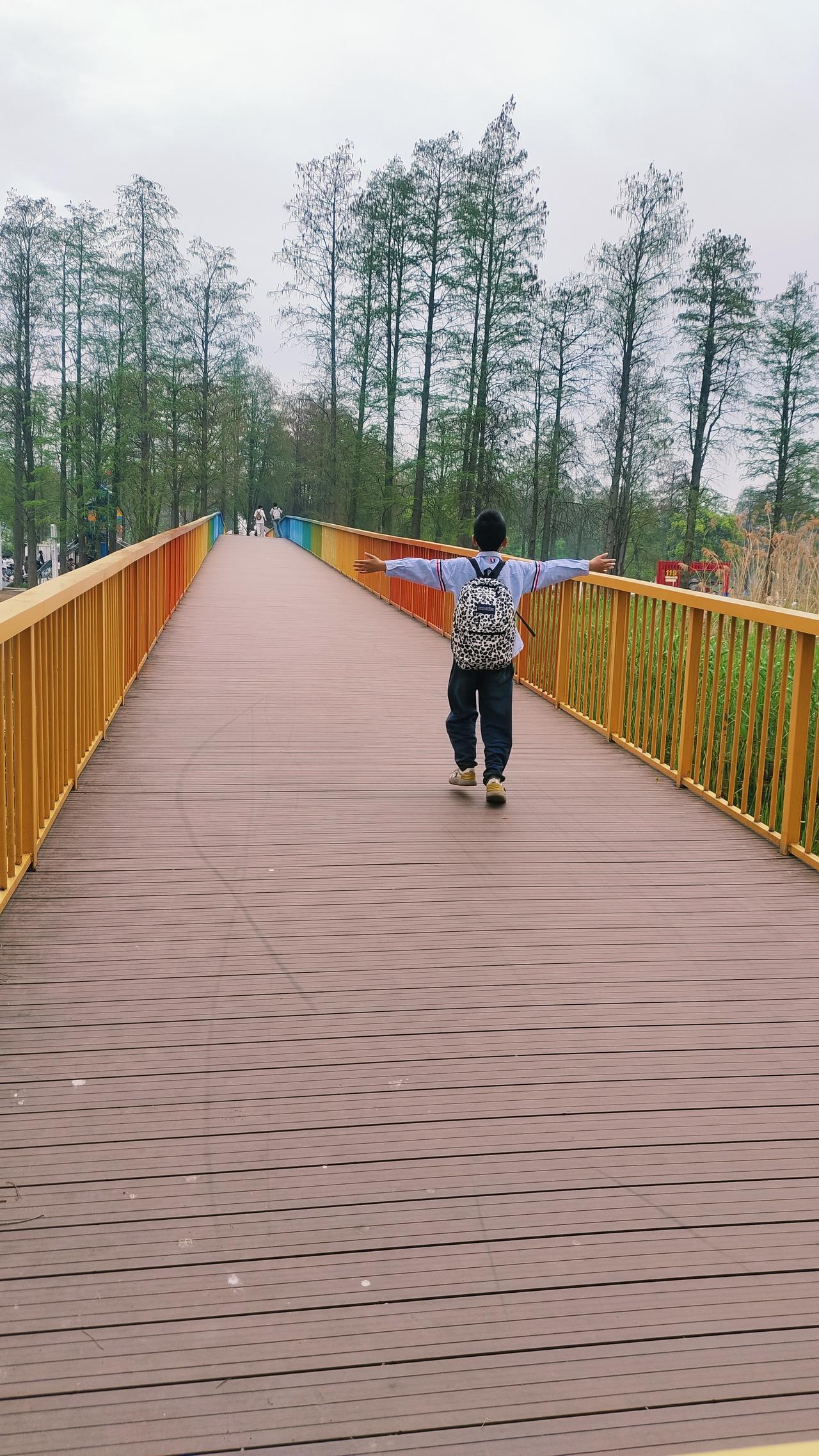 奉劝大家一句：千万不要和任何人，说起自己的孩子。好的别说，坏的也别讲说