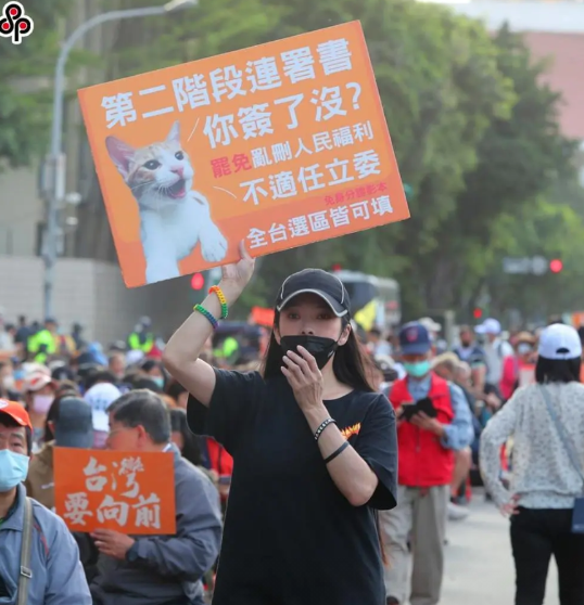 大罢免变大内斗？二阶联署送件后传罢团内部冲突台面化罢免国民党“立委”傅昆萁的罢