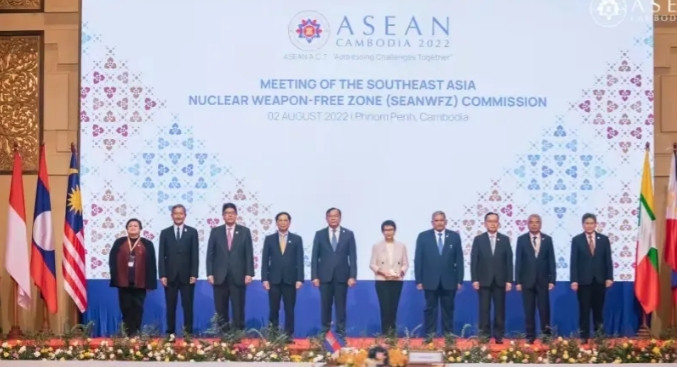 鲁比奥尴尬了！东盟峰会上，马来西亚外长一开口就来个大新闻：中国即将签署《东南亚